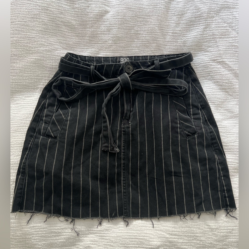 Urban Outfitters BGD Black Raw Cut Pin Stripe Skirt (Size Small)